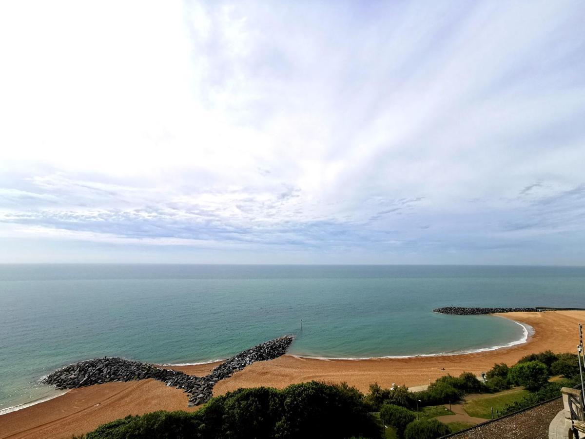 Shore Thing - Just A Stones Throw From The Beach Sandgate Exterior foto